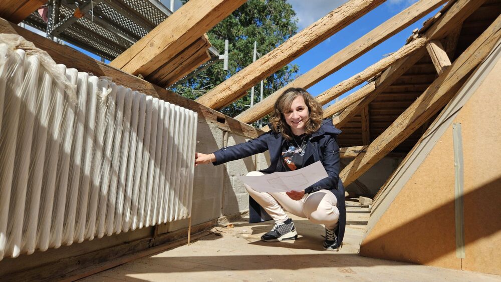 Diana Martin prüft die Umsetzung ihrer Planung bei einem Umbauprojekt in Männedorf. (Fotos: zVg)